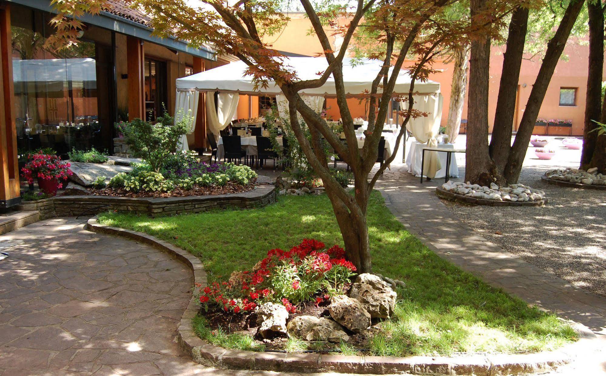 Albergo Ristorante Sant'Eustorgio Arcore Exterior photo