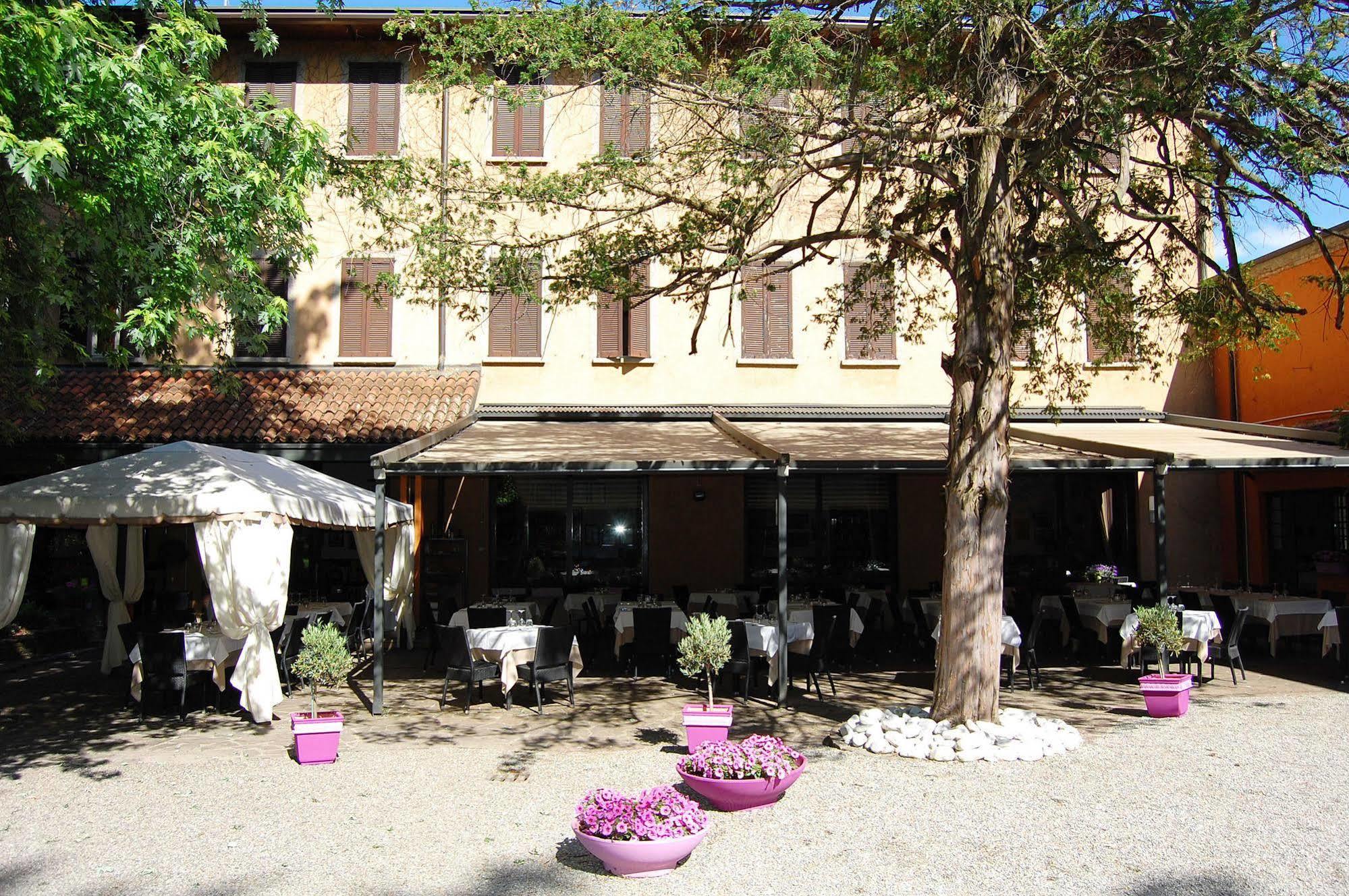 Albergo Ristorante Sant'Eustorgio Arcore Exterior photo